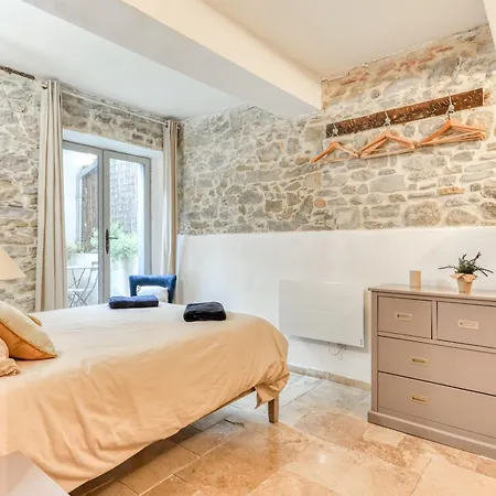 Au Pied De La Cite - Terrasse - Climatisation - Wifi * Carcassonne