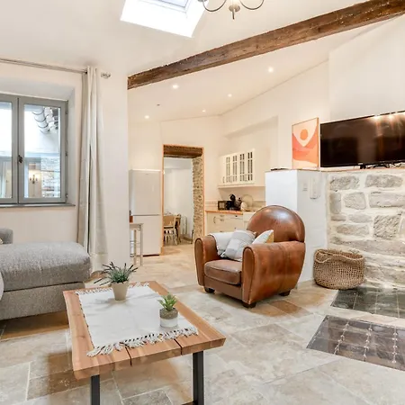 Hébergement de vacances Au Pied De La Cité - Terrasse - Climatisation - Wifi Carcassonne