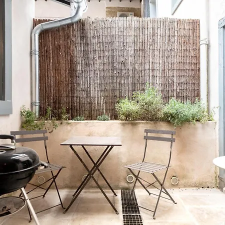 Au Pied De La Cité - Terrasse - Climatisation - Wifi Holiday home *