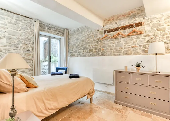 Au Pied De La Cite - Terrasse - Climatisation - Wifi * Carcassonne