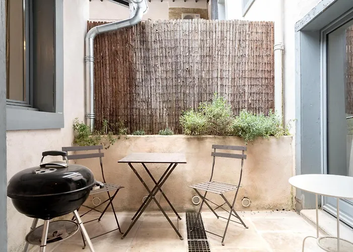 Au Pied De La Cite - Terrasse - Climatisation - Wifi Holiday home *